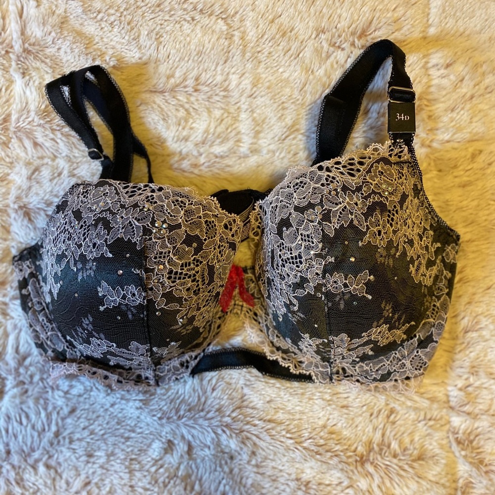 Black VS bra